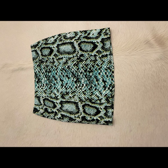 Snake print skirt - Picture 2 of 3